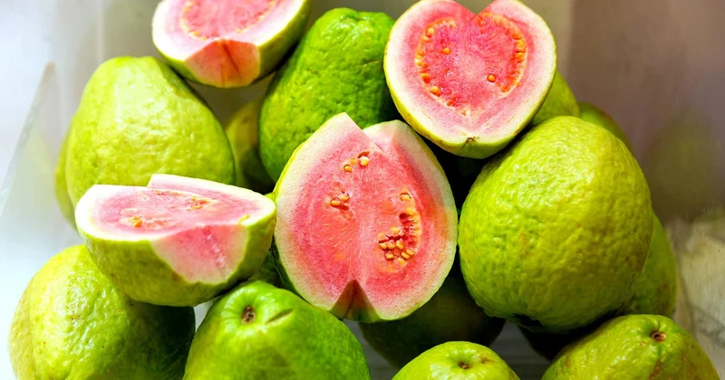 Hawaiian Guava Seeds – Sweet & Tropical Fruit for Planting